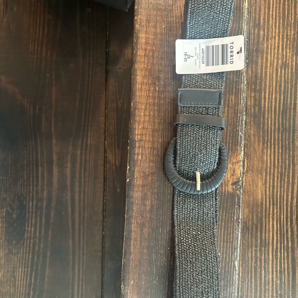 Torrid stretch belt NWT Black - Picture 2 of 3